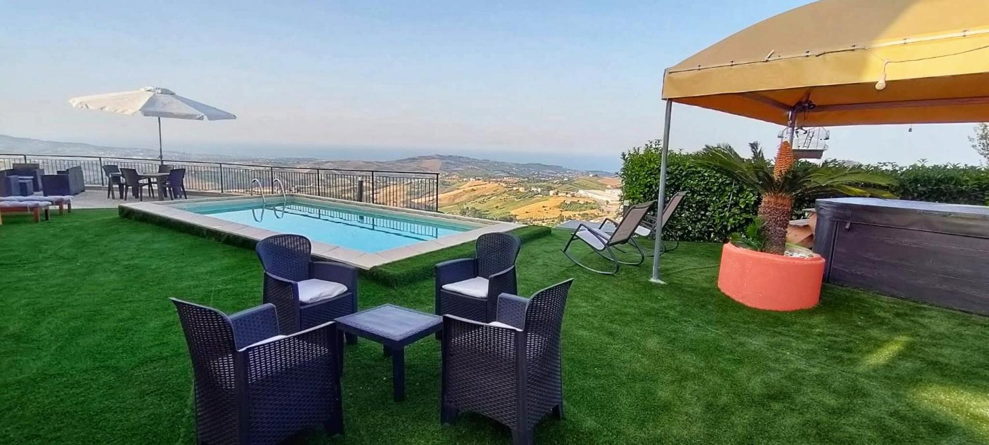 Bed and Breakfast La Terrazza Motta à Atri Extérieur photo