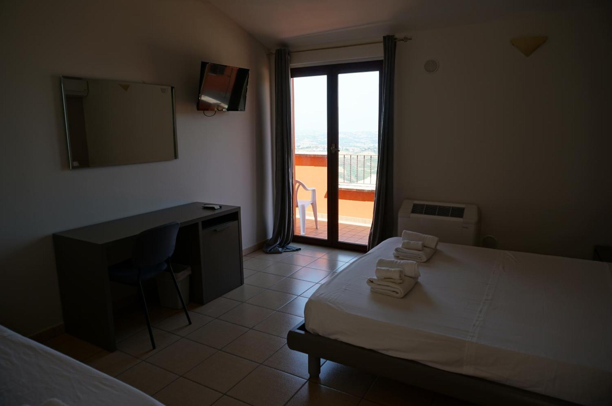 Bed and Breakfast La Terrazza Motta à Atri Extérieur photo