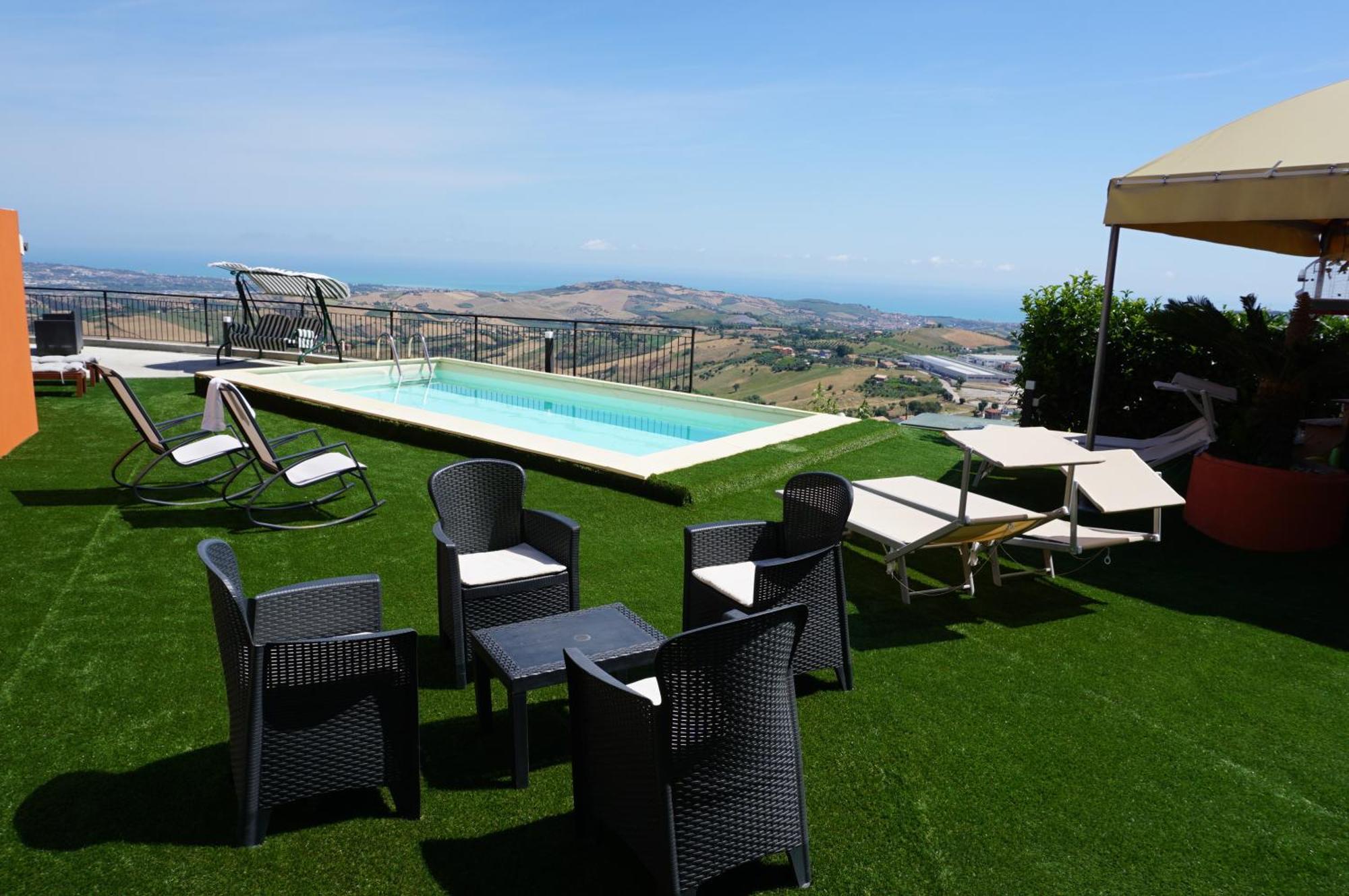 Bed and Breakfast La Terrazza Motta à Atri Extérieur photo